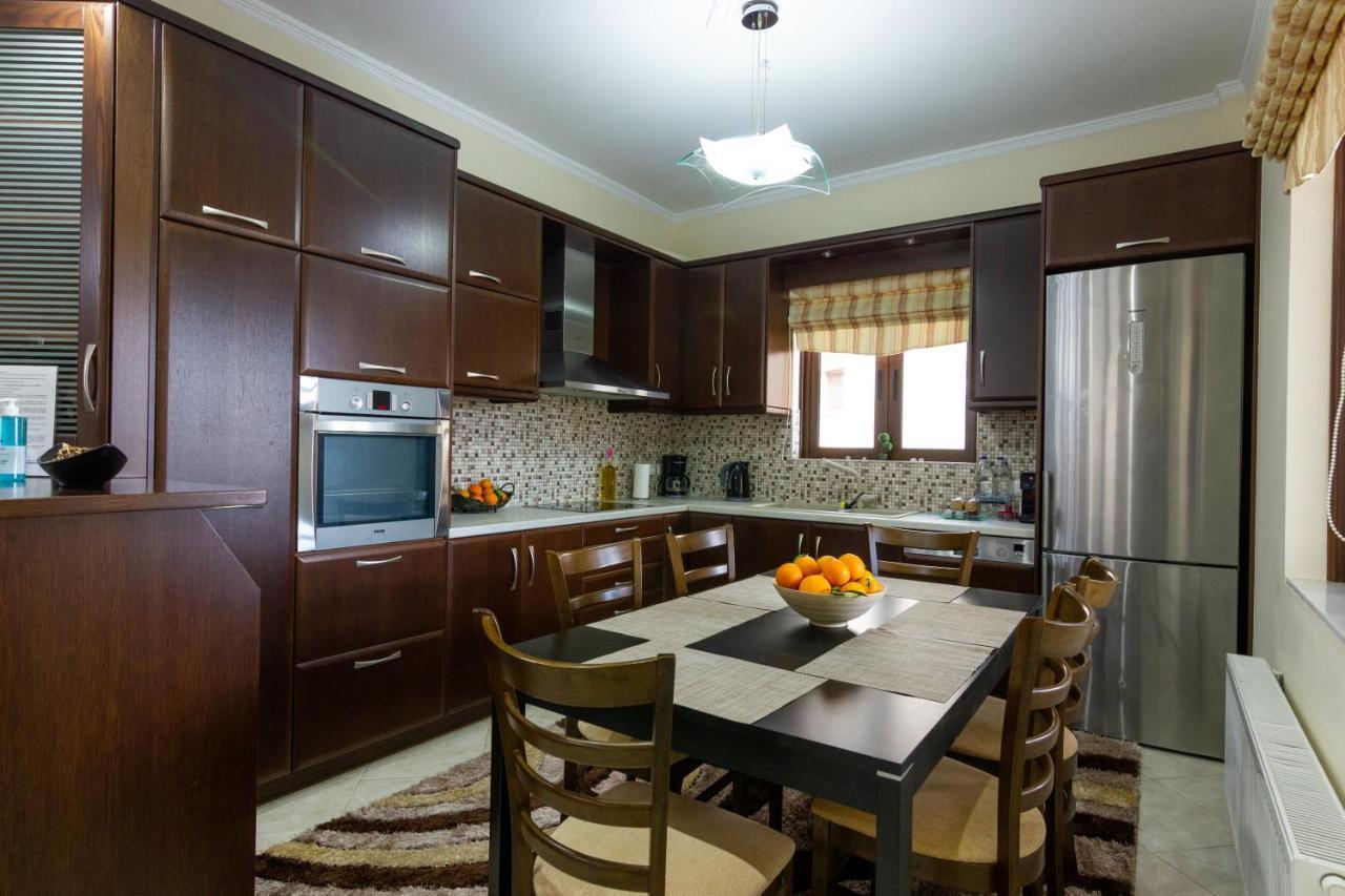 Katerina & Elia'S Family House Apartment Leonidio Bagian luar foto