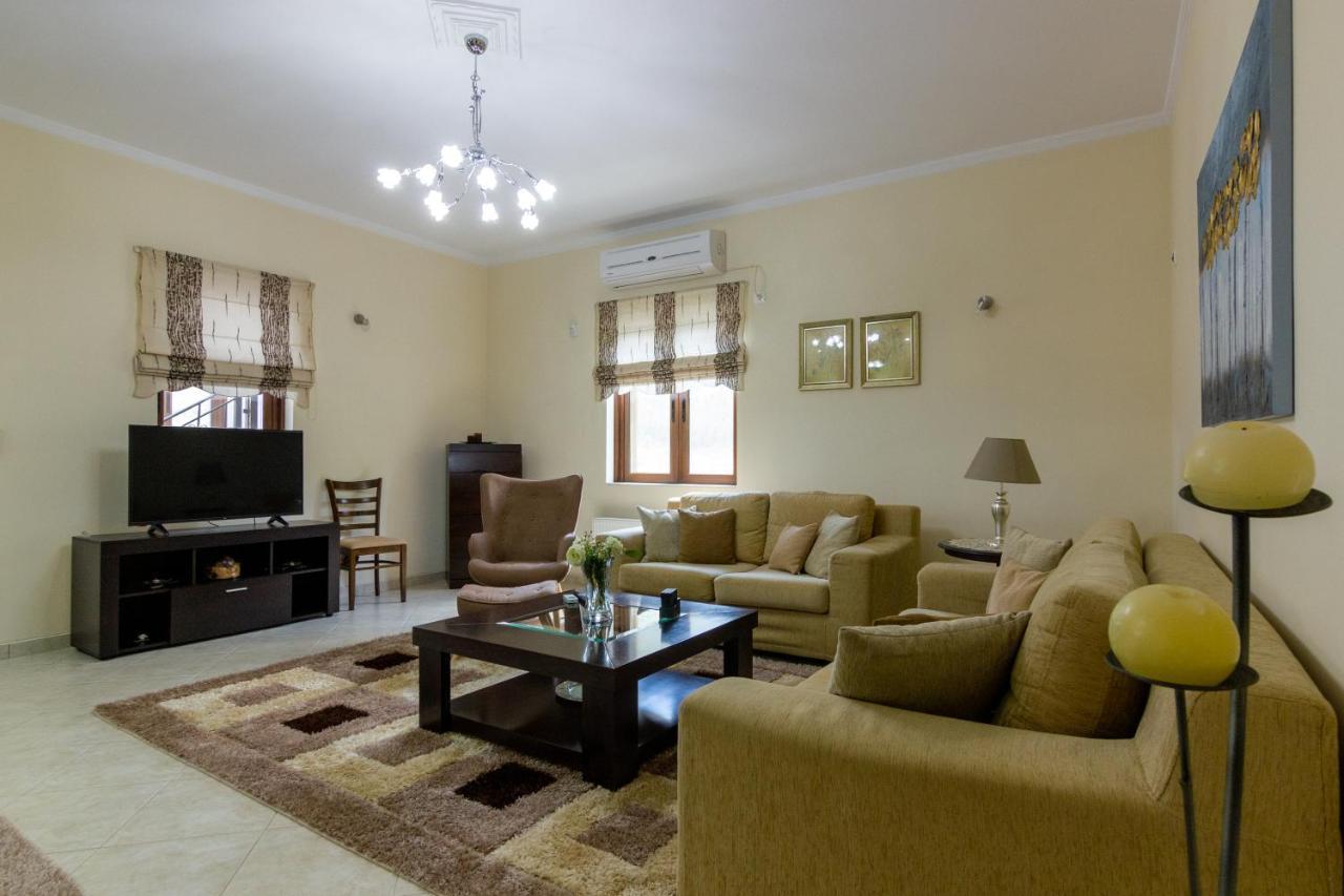 Katerina & Elia'S Family House Apartment Leonidio Bagian luar foto