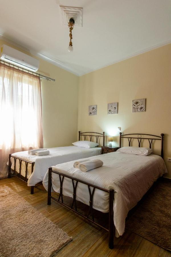 Katerina & Elia'S Family House Apartment Leonidio Bagian luar foto