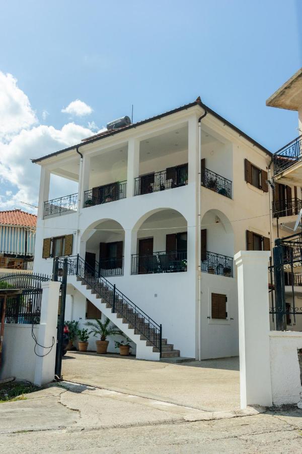 Katerina & Elia'S Family House Apartment Leonidio Bagian luar foto