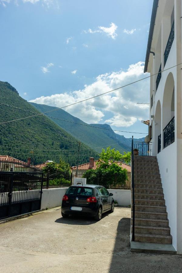 Katerina & Elia'S Family House Apartment Leonidio Bagian luar foto